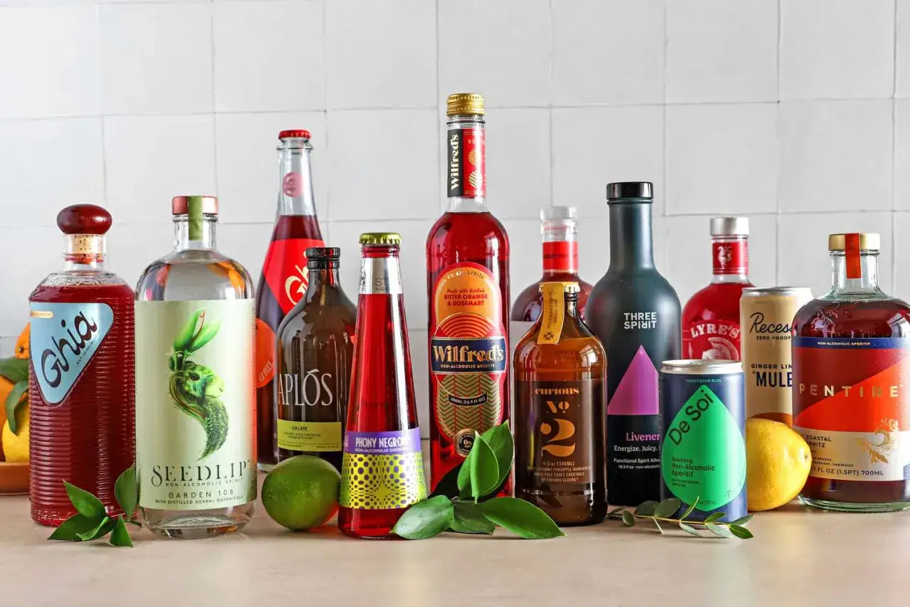 Une s&eacute;lection de bouteilles et canettes de boissons sans alcool, un cocktail sans alcool surprenant pour tous les go&ucirc;ts.